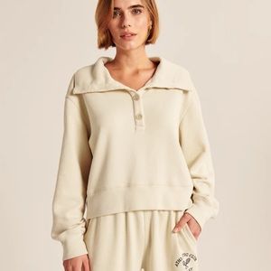 Abercrombie white sweatshirt size Small